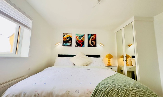 Colchester Casa | Kensington Bliss - 3 Bedroom House in Colchester