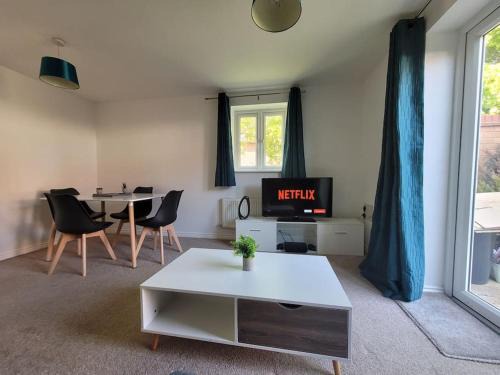 Colchester Casa | Kensington House- The Perfect home for contractor stays