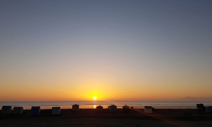 New Romney Casa | Kent Beachhouse ★ Stunning Seaviews ★ Jacuzzi Bath