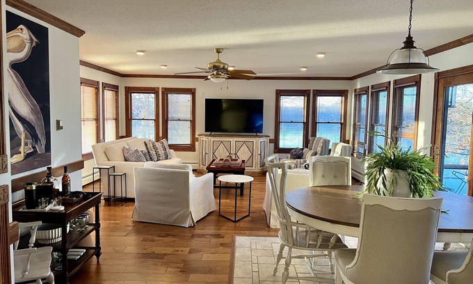 Gilbertsville Casa | Kentucky Lake Retreat: A Perfect for Family and Friends with Breathtaking Views