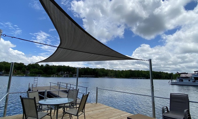 Gilbertsville Casa | Kentucky Lakefront Water Home con muelle privado