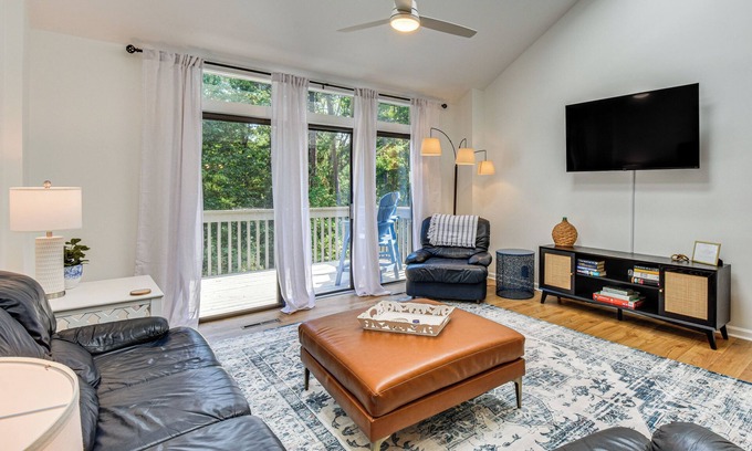 Salem Casa | Keowee Key Condo w/ Lake Access & Community Pools!
