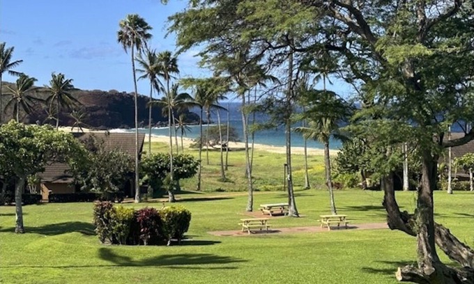 Maunaloa Condominio | Kepuhi Beach, Molokai, Oceanfront Gem! What a view! Steps to the beach!