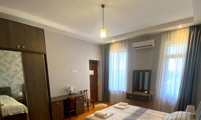 Mirzaani Casa | Kera