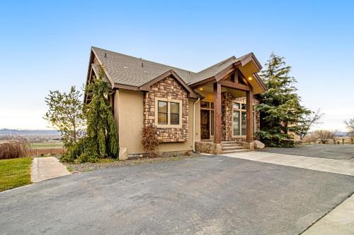 Canyon County Casa | Kerry Hill Manor
