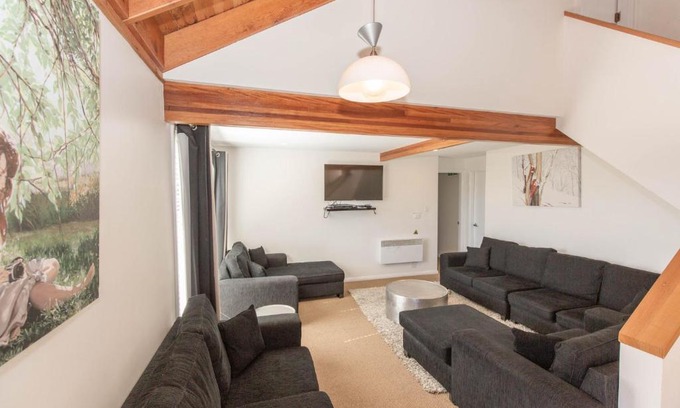 Jindabyne Casa | Kestrels Rest 116 Gippsland Street