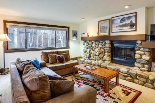 Ketchum Apartamento | Ketchum Condo with Deck Less Than 1 Mi to Sun Valley Resort!