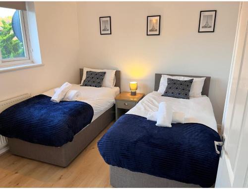 Kettering Casa | Kettering Service Accomodation 2BRH FreeParking Wifi Smart TV Tea & coffee