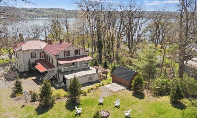 Penn Yan Casa | Keuka Cove House - Lake Views