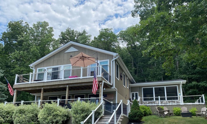 Keuka Park Casa | Keuka Lake House Private Setting up On Hill in Wooded 6 Acre Lot - Great Views