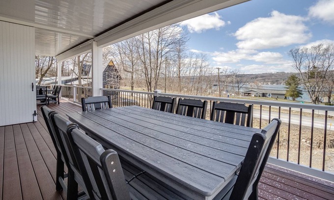 Penn Yan Casa | Keuka Lake view! Welcome to CASA DEL LAGO UNIT # 38