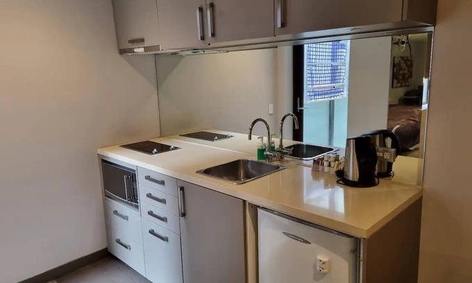 Kew Apartamento | Kew Comfy Studio - free parking