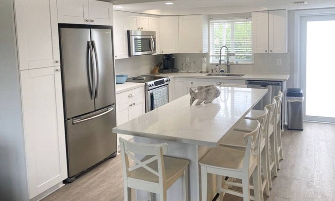 Key Largo Casa | Key Largo Three Level Townhouse on the Ocean Side, great amenities and two pools