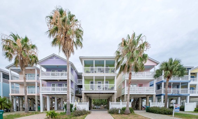 Cedar Key Casa | Key Lime Cottage! Golf Cart Inc. Summer Special!