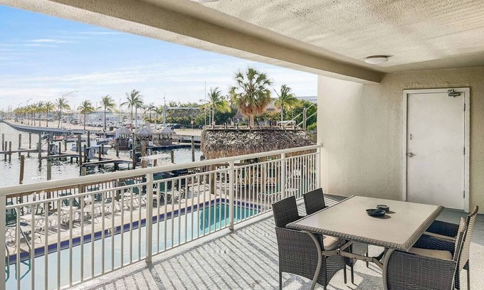 White St. Gallery Condominio | Key West Condo 2B/2B with Pool & Boat FREE Slip