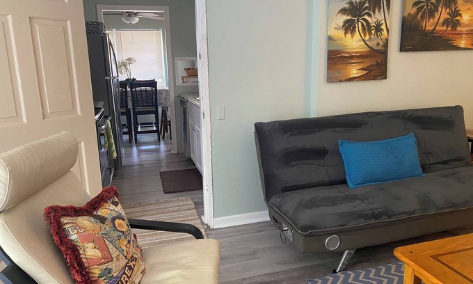 Lake Worth Corridor Casa | Key West House ! Patio Grill Firepit Fenced Backyard Driveway Biz Ready Lg Group