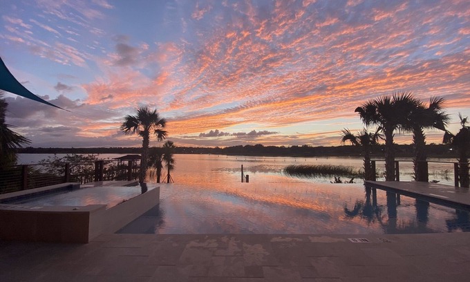 Fairvilla Casa | Key West LAKEFRONT Villa Close to Universal/Disney!!!