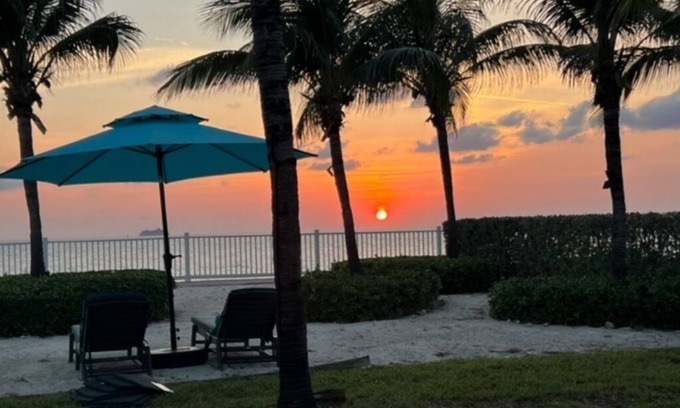 Alice Town Casa | Key West Style Beach Front House 3bed/3bath-60Ft Dock slip Mega Marina-Extra Fee