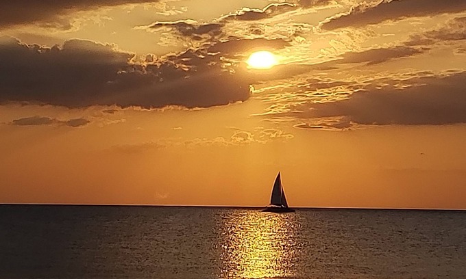 Naples Park Cabaña | Key West Style Cottage in N Naples