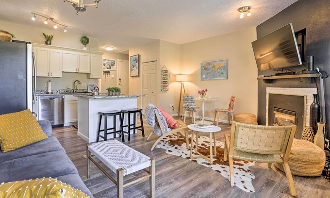 Summit Cove Condominio | Keystone Condo w/ Patio & Mountain Views!