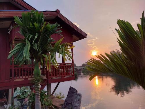 Don Khon Casa | Khampheng River views sunset