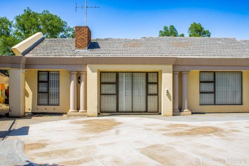 Kempton Park Casa | Khayalethu