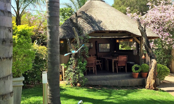 Schoemansville Casa | Khayamanzi Guesthouse