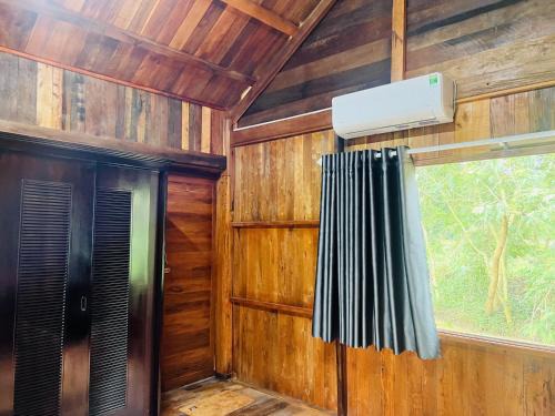 Chau Duc Cabina | Khu Nghỉ dưỡng Sinh thái Nhà Lụa Retreat