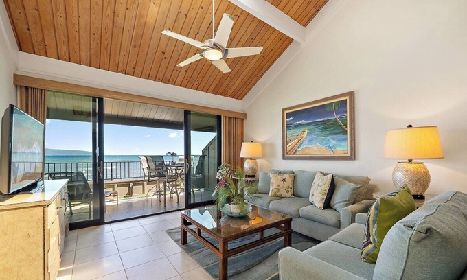 Kahana Condominio | KHV 34 Direct Ocean Front Views 2BD Kahana Condo