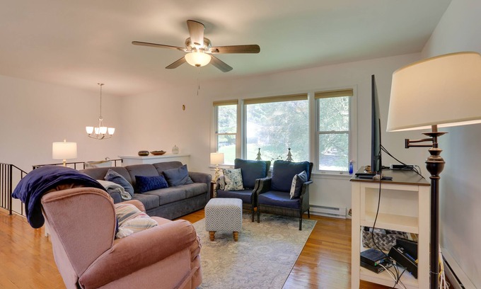 Kiamesha Lake Casa | Kiamesha Lake Home w/ Deck: 4 Mi to Resorts World!