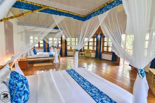 Kibale Cabina | Kibale Tourist Safari Lodge