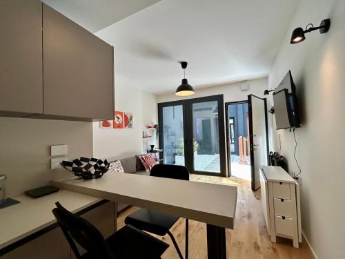 Zona Farini Apartamento | Kibilù Luxury Apt with Terrace, Isola district and near Garibaldi Station