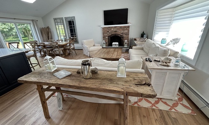 The Heights Casa | Kick back and unwind