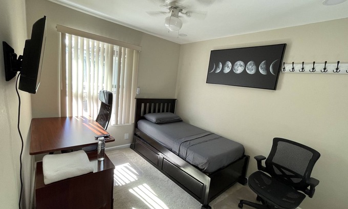 South San Jose Casa | Kick back and relax in this one bedroom R3 with all comforts.