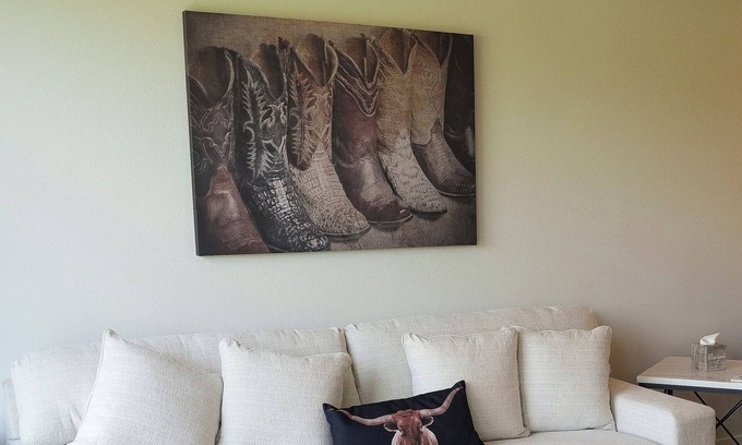 Stephenville Casa | Kick off your boots and explore Stephenville, the “Cowboy Capital.”