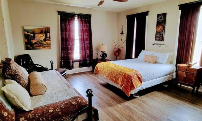 Pacific Casa | Apartamento para niños y mascotas en el segundo piso en una pequeña ciudad de EE. UU.