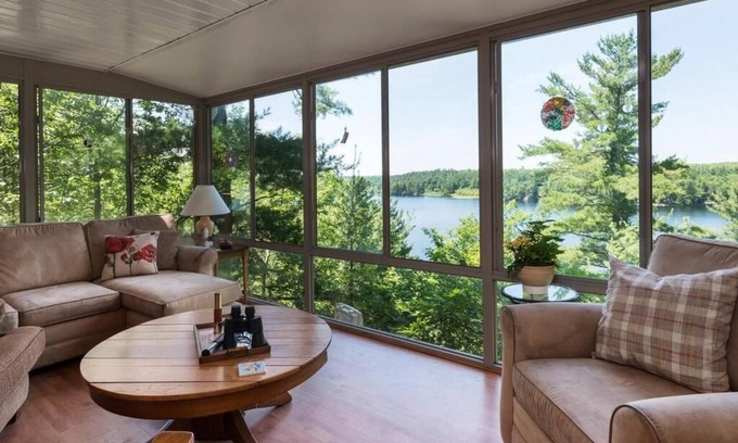 Tay Valley Cabaña | Kid-friendly lakefront family cottage (4br, 3ba) on 11 acres with swim-off dock