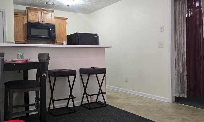 Snellville Casa | Kids Friendly 3b/2.5bts Hi- speed WiFi with stairs, Near shops and Restaurants.