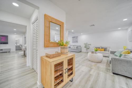 Caloosahatchee Casa | Kids-Friendly Central Cape Coral Gem