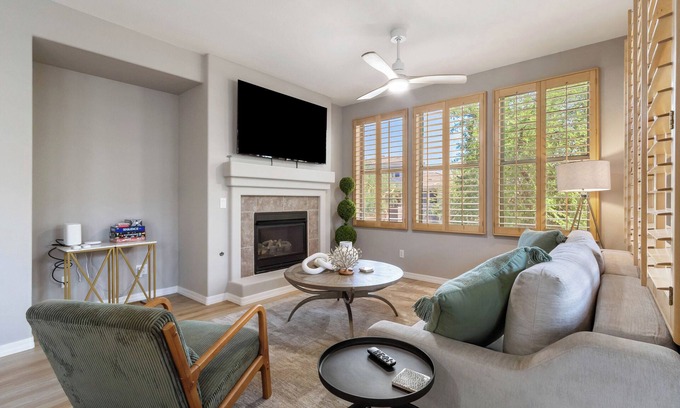 Kierland Condominio | Kierland Condo w/Community Amenities + Close to Dining and Shopping!