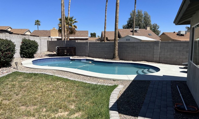 Sunset Ridge Casa | Kierland Oasis a bright getaway with pool near everything North Scottsdale