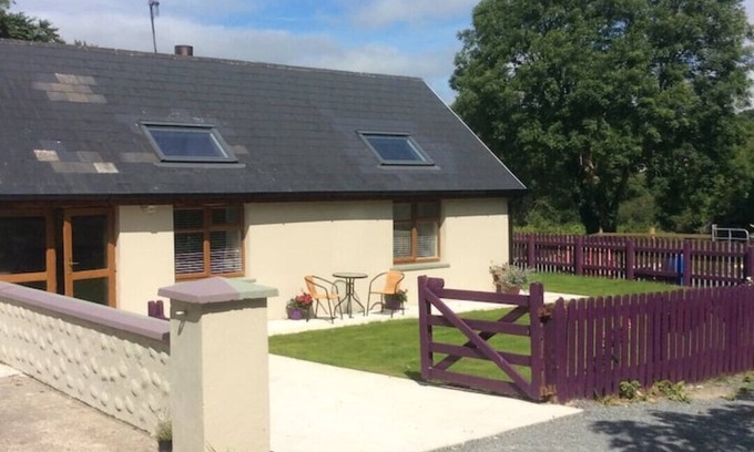 Killarney Cabaña | Killarney Saoirse Cottage Sleeps 2 & pet Friendly