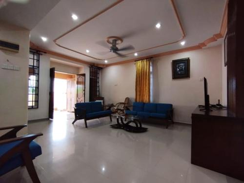 Ayer Molek Casa | Kim Kim Homestay Melaka(11 Pax 4R2B)