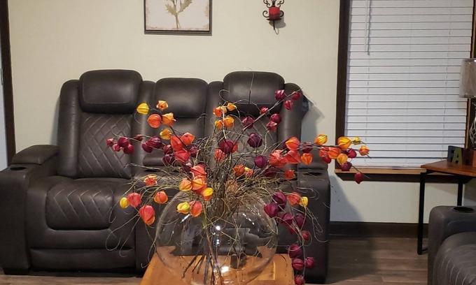 Caddo Heights-South Highlands Casa | Kim's Golden Getaway/Pet Friendly