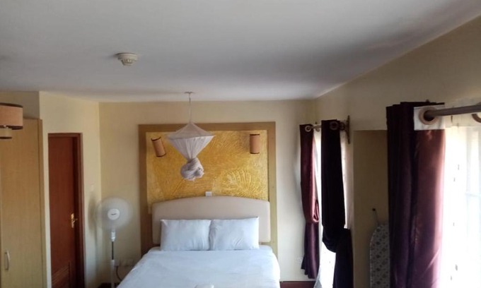 Ngara West Cama Y Desayuno | Kim Suites - Mvuli Studio Apartment