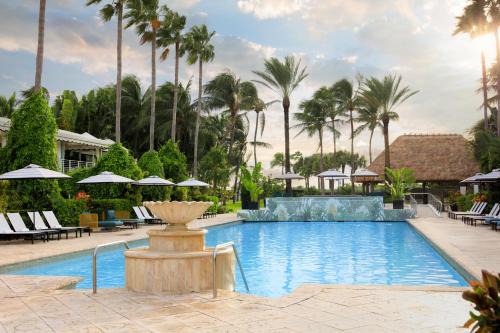 City Center Complejo | Kimpton Surfcomber Hotel by IHG