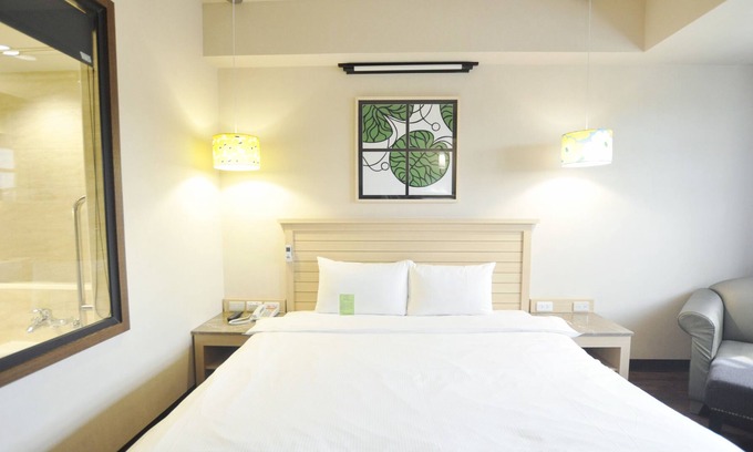 Sinsing District Hotel | Kindness Hotel Liouhe Night Market Qixian