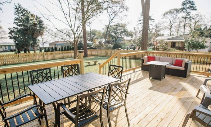 Santee Casa | Kindred Spirits Retreat at Lake Marion - Pet Friendly Getaway Minutes from I-95!