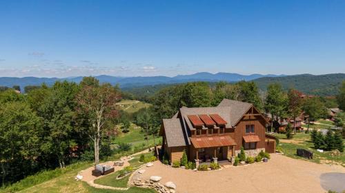 Elk Park Casa | Kinfolk at Eagles Nest