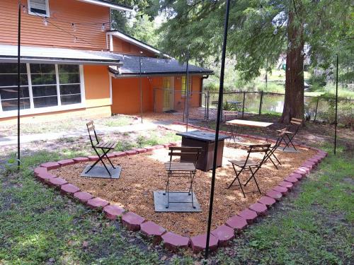 Fairfax Casa | King Bed Creekfront Retreat in Jacksonville